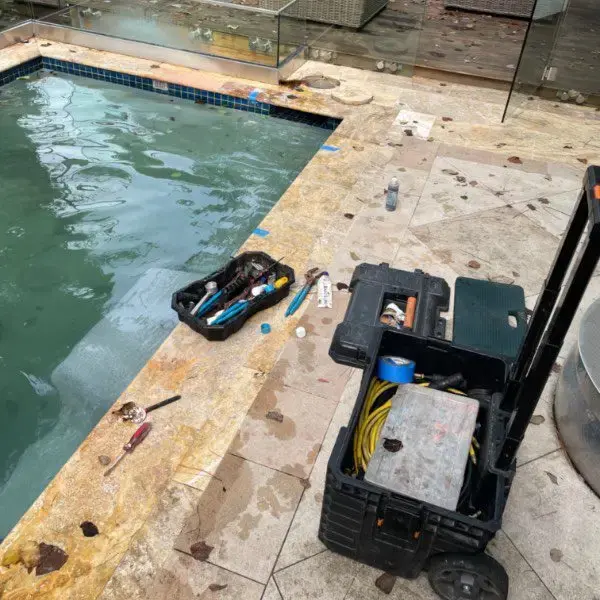 What to Expect During a Pool Leak Detection Service